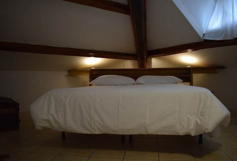 1 Bedroom Penthouse Apartment, Villa Liberty Urbino