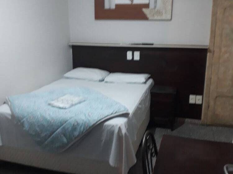 Standard Single Room, Araca