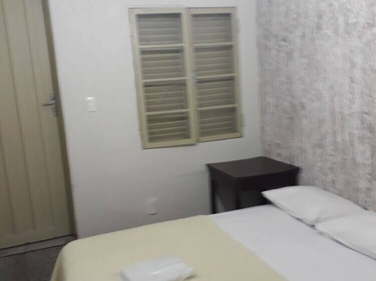 اتاق استاندارد یک نفره, Araca