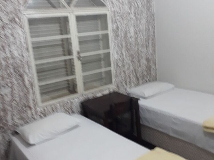 اتاق استاندارد, Araca
