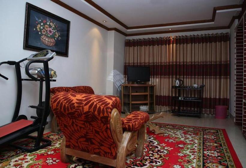 سوییت خانوادگی, Dallas Sylhet