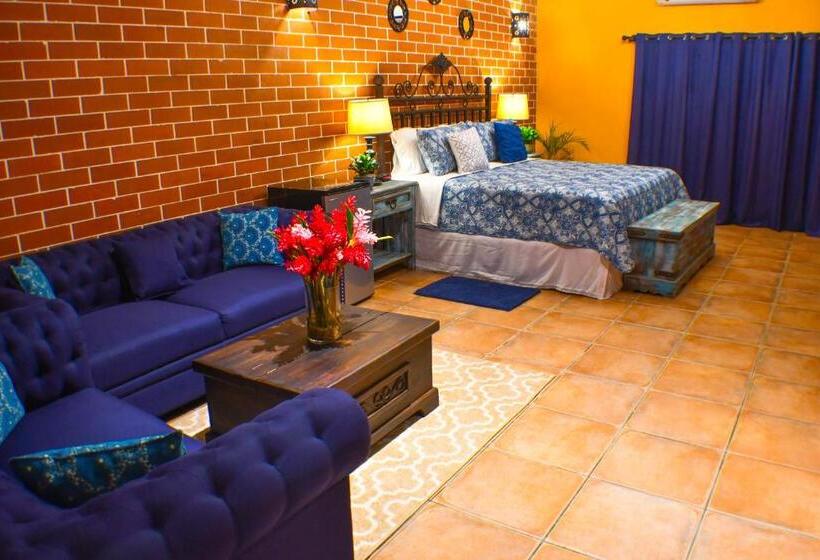 سوئیت با بالکن, Hacienda San Vicente