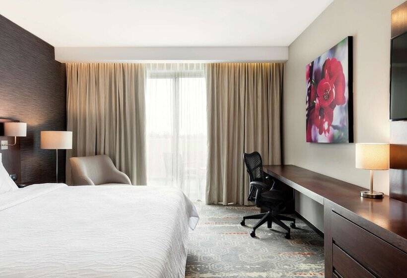سوئیت با بالکن, Hilton Garden Inn Salamanca