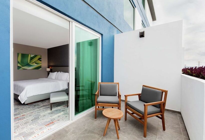 سوئیت با بالکن, Hilton Garden Inn Salamanca