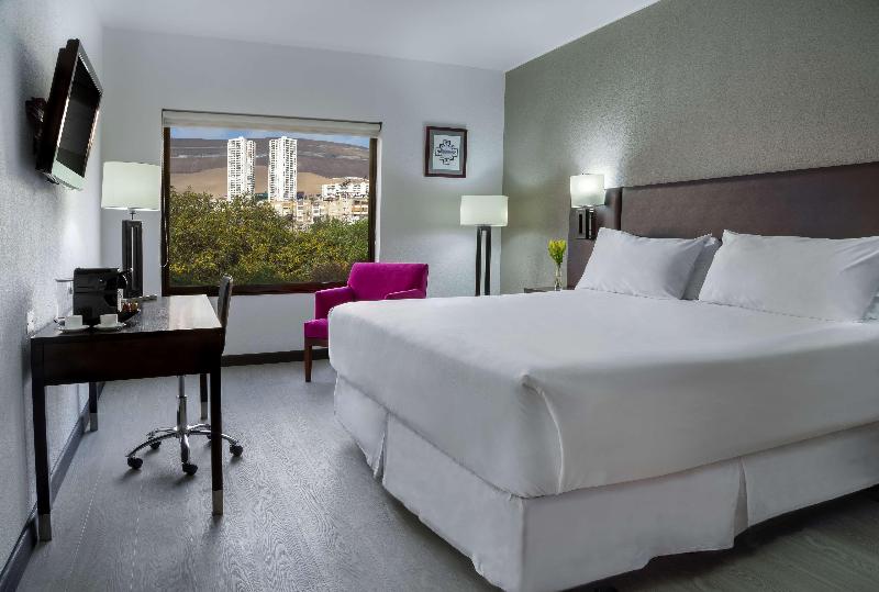 سوئیت با بالکن, Hilton Garden Inn Salamanca