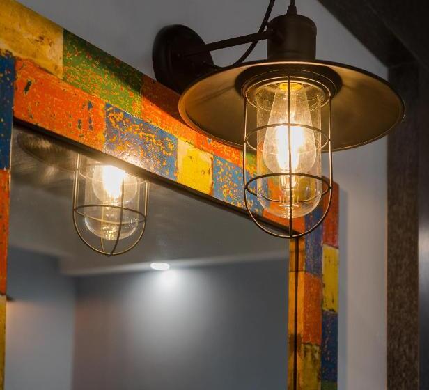 اتاق لوکس با تخت بزرگ, Treasures Hotel And Suites