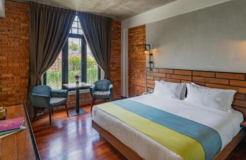 اتاق لوکس با تخت بزرگ, Treasures Hotel And Suites