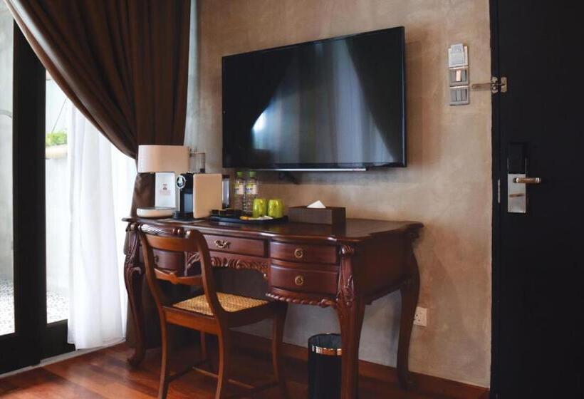 سوییت, Treasures Hotel And Suites