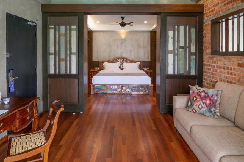 سوییت, Treasures Hotel And Suites