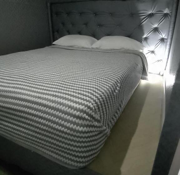 اتاق استاندارد, Hostel La Antigua Capsula