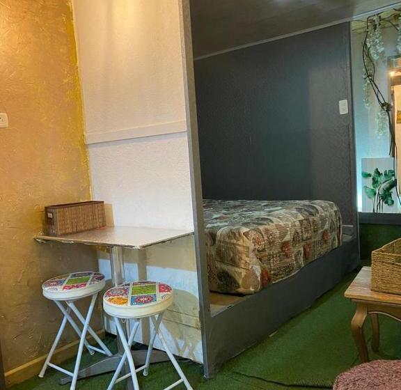 اتاق استاندارد, Hostel La Antigua Capsula