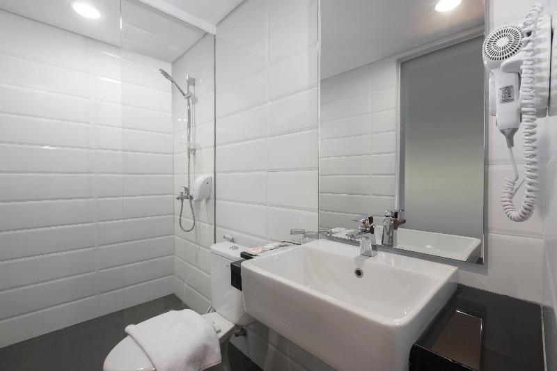 اتاق استاندارد, Up Peak Hotel Simpang Lima Semarang Formerly Ha Ka Simpanglima Hotel Semarang