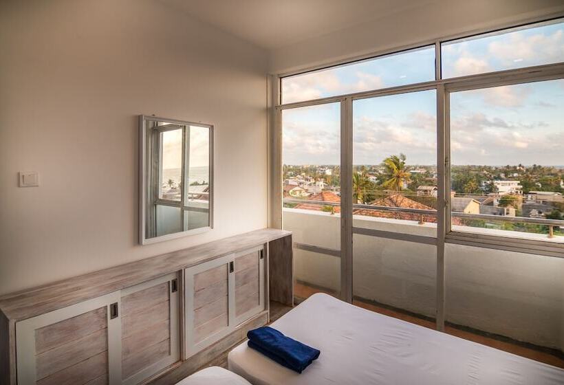 Номер Премиум, Island Hostels