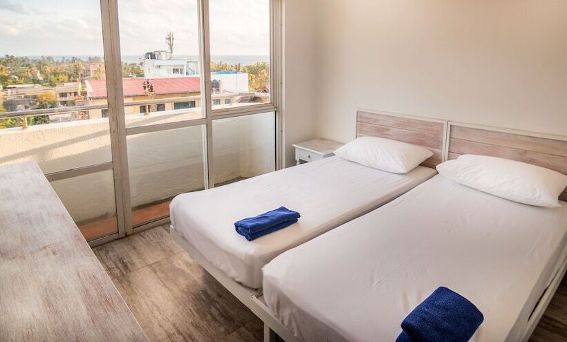 Номер Премиум, Island Hostels