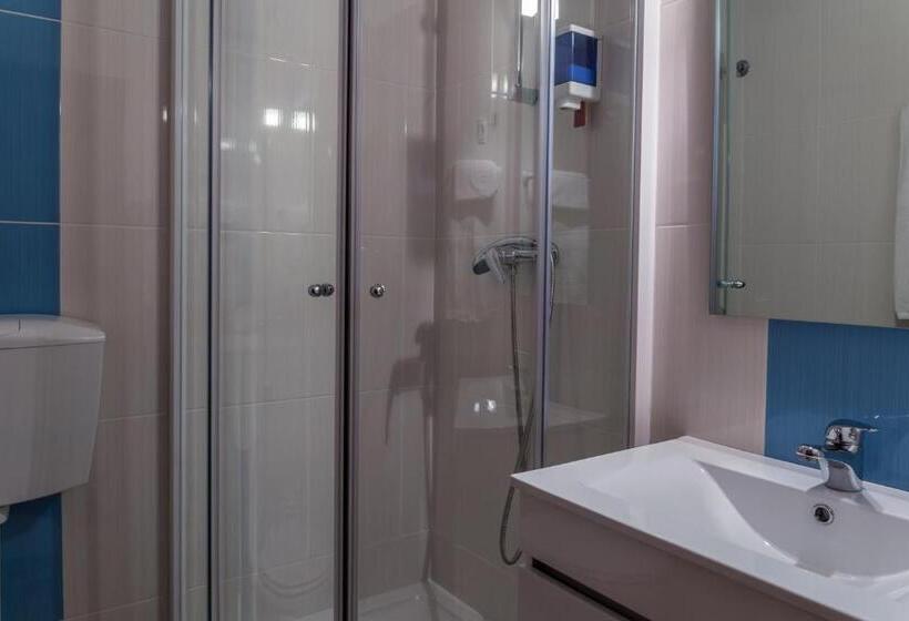 اتاق استاندارد در طبقه همکف, Ondazul