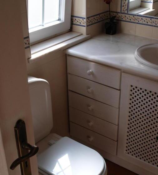 اتاق اساندارد با چشم‌انداز جانبی به دریا, Hakuna Matata Hostel