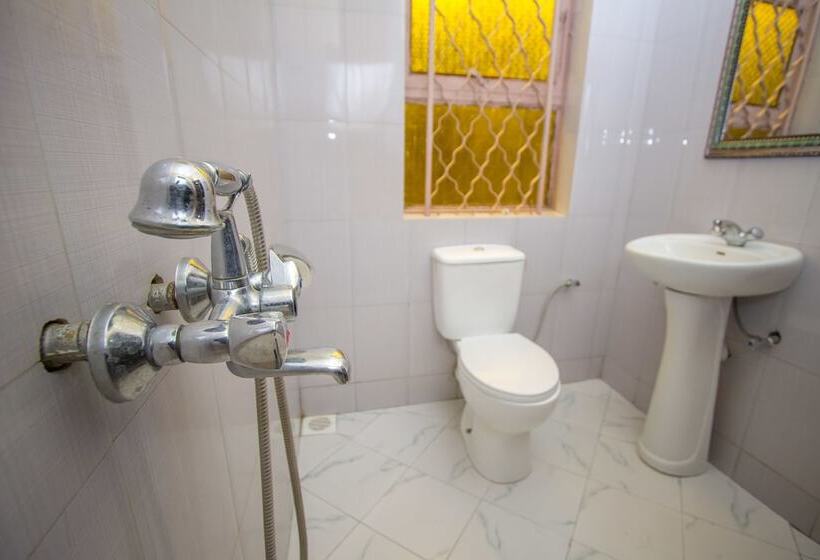 اتاق استاندارد یک نفره, Ntungamo Resort