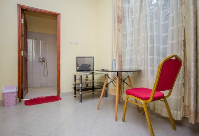 اتاق استاندارد یک نفره, Ntungamo Resort
