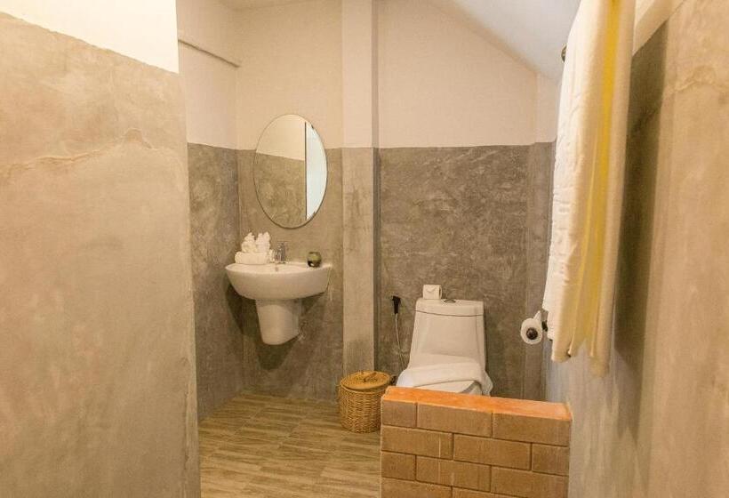 کلبه سوپریور, Adarin Beach Resort