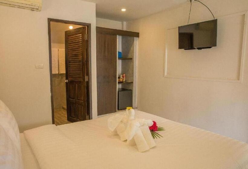 کلبه سوپریور, Adarin Beach Resort