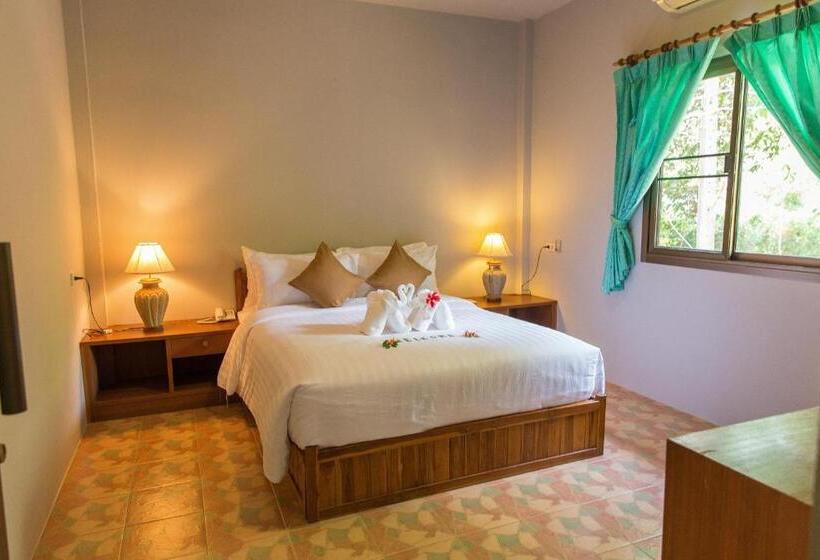 سوییت خانوادگی, Adarin Beach Resort