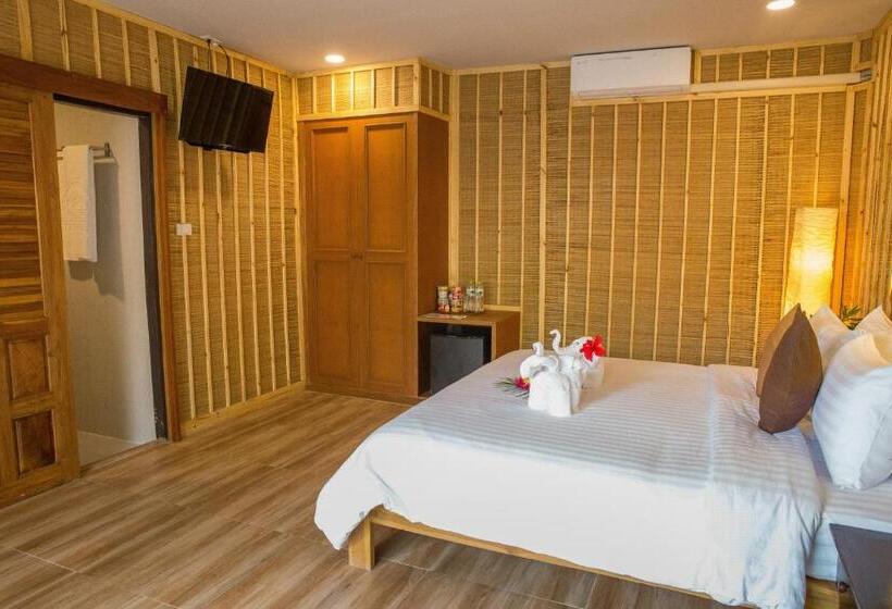 سوییت خانوادگی, Adarin Beach Resort