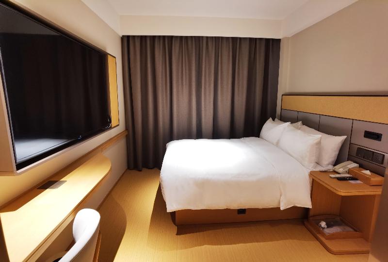 اتاق اجرایی, Aston Inn Pandanaran