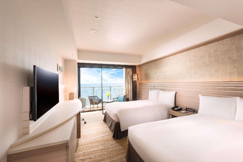 اتاق استاندارد با بالکن و چشم‌انداز دریا, Doubletree By Hilton Okinawa Chatan Resort
