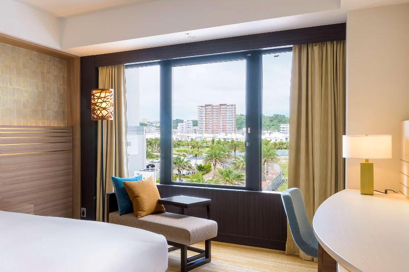 اتاق استاندارد با تخت بزرگ, Doubletree By Hilton Okinawa Chatan Resort