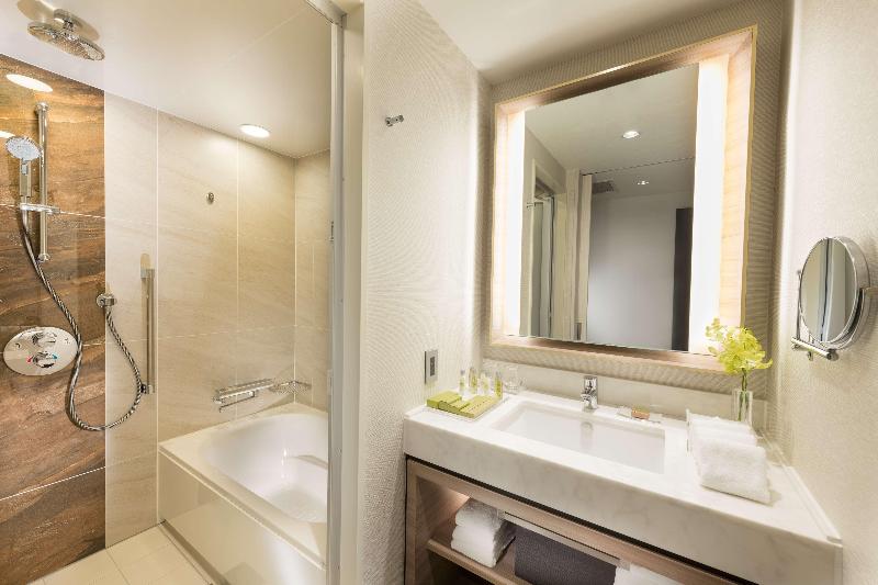 اتاق پرمیوم با چشم‌انداز دریا, Doubletree By Hilton Okinawa Chatan Resort