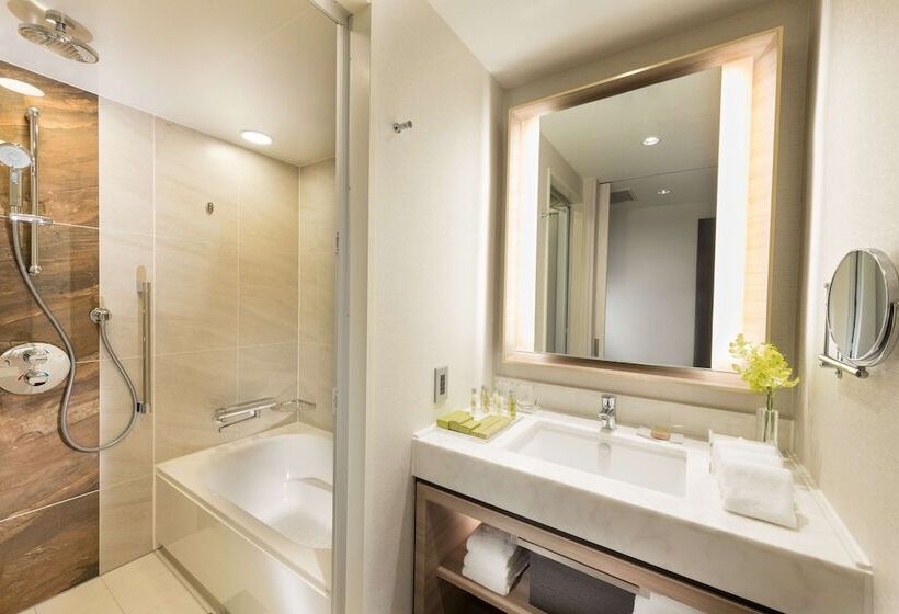 اتاق استاندارد با تخت دوبل و چشم‌انداز دریا, Doubletree By Hilton Okinawa Chatan Resort