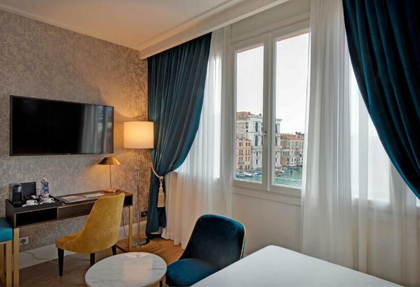 Superior Room with Views, H10 Palazzo Canova