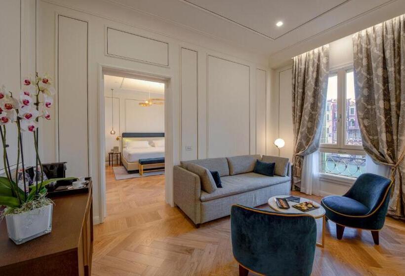 Suite with Views, H10 Palazzo Canova