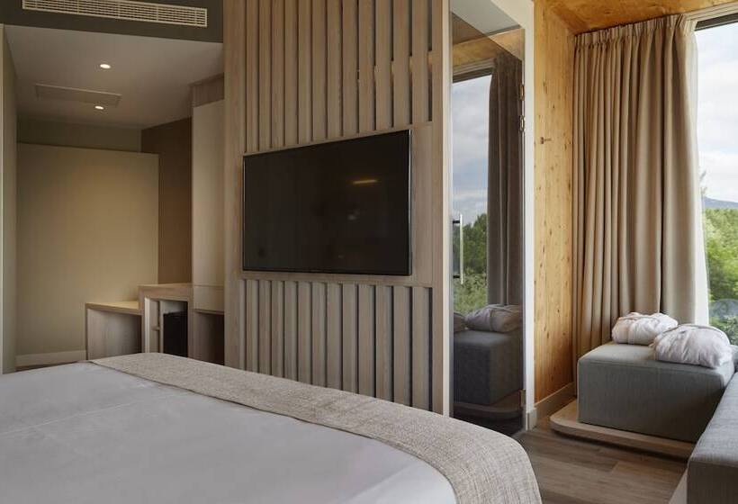 Deluxe room with river view, Palacio Tondon, La Rioja Brinas, Autograph Collection