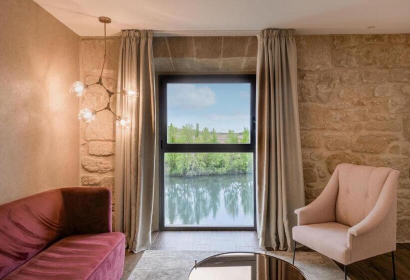 سوئیت جونیور با تخت بزرگ, Palacio Tondon, La Rioja Brinas, Autograph Collection