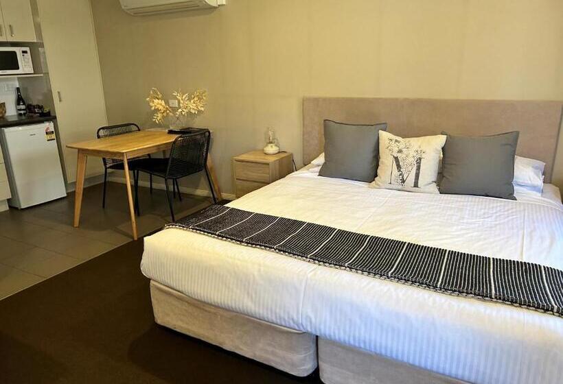 اتاق لوکس با تخت بزرگ, Millthorpe Motel