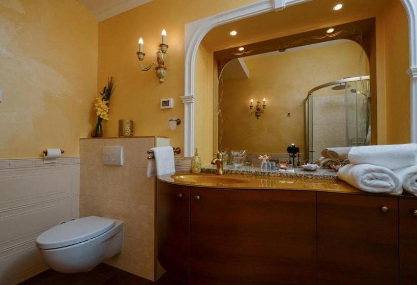 اتاق لوکس با تخت بزرگ, Bella & Stella Rooms