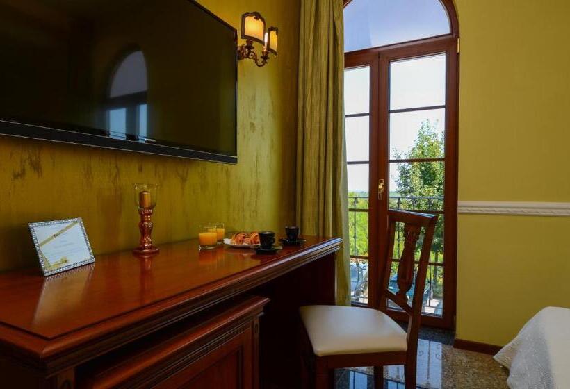 اتاق لوکس با تخت بزرگ, Bella & Stella Rooms