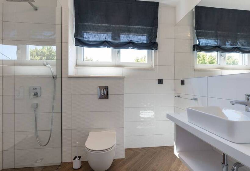 اتاق لوکس با چشم‌انداز دریا, Luxury Villa Karla