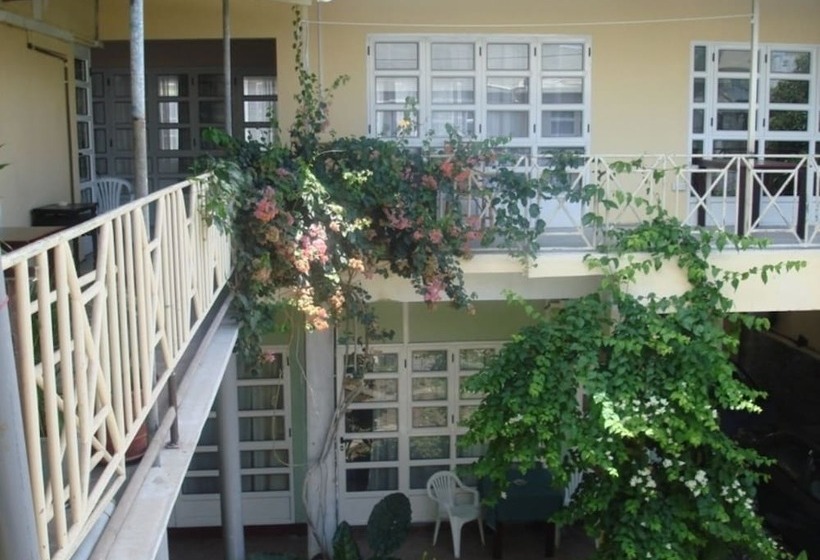 اتاق خانوادگی, Auberge Le Saladier