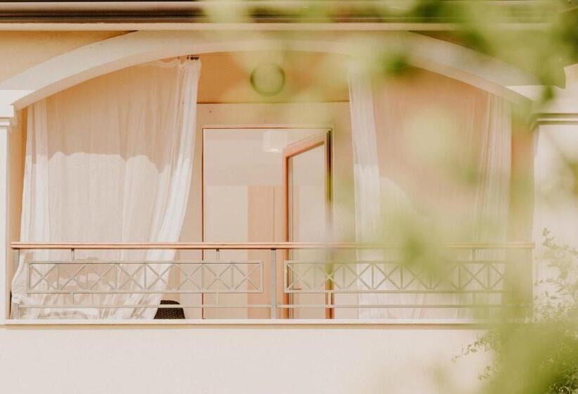 اتاق استاندارد با چشم‌انداز, Bed And Breakfast Kolo Adults Only