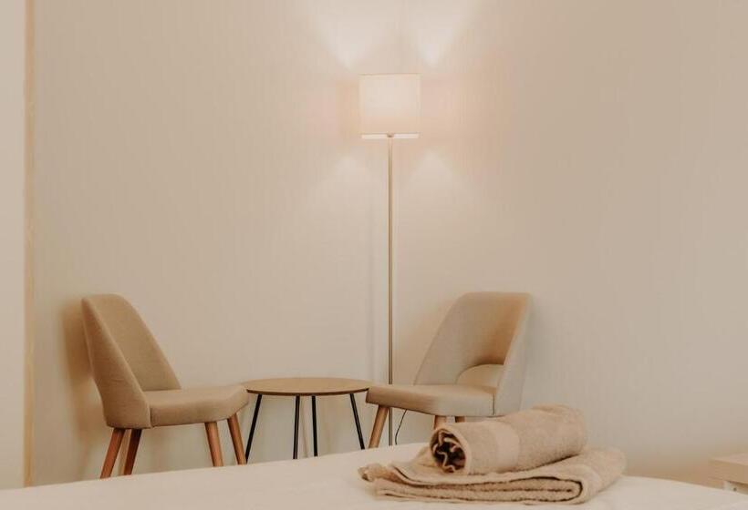 اتاق استاندارد, Bed And Breakfast Kolo Adults Only