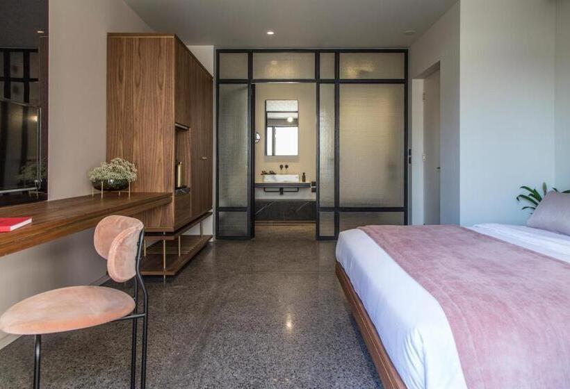 Quarto Superior, Perianth