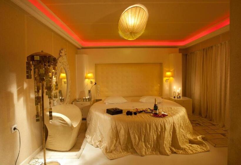 اتاق استاندارد با تخت بزرگ, The Crystal Blue