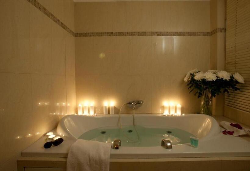 اتاق استاندارد با تخت بزرگ, The Crystal Blue