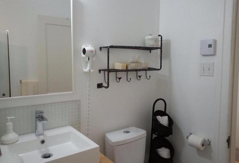 اتاق لوکس چهار تخته, Auberge La Maison Sous Les Pins