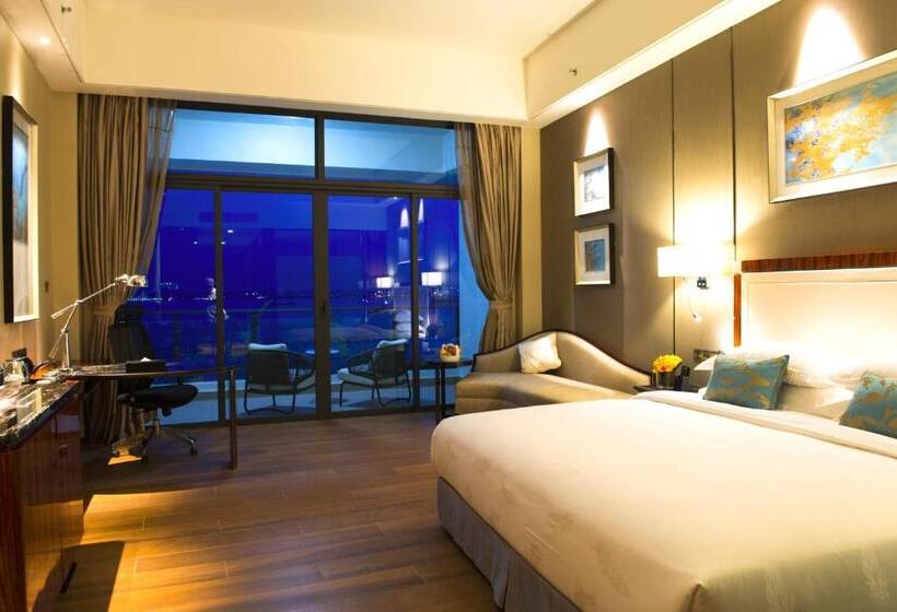 اتاق سوپریور با تخت بزرگ, Forest City Marina