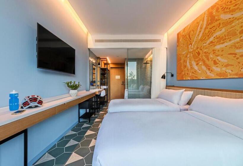 اتاق لوکس با بالکن, Lavida Hotel At Camiral Golf & Wellness
