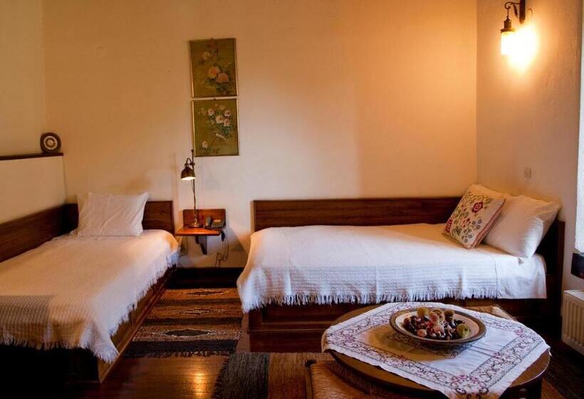 اتاق استاندارد سه نفره, Mansion Karagiannopoulou
