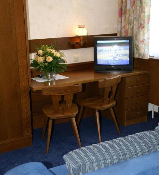 اتاق استاندارد سه نفره, Pension Heidi